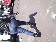 Madurita ga jeans ajustados