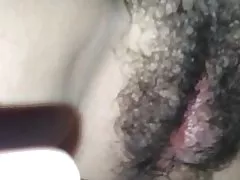 Lámhach ualach eile ar an pussy hairy