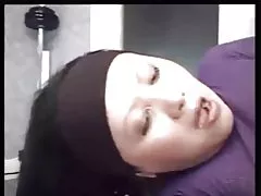 D ' aois vítneaimis bíonn an dick dubh