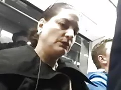 Bhean aibí maith bulge..sí cant stop a chur ag lorg